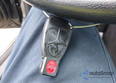 2003 Mercedes-Benz E 320 z USA, uszkodzony, nr VIN WDBUF65JX3X110942